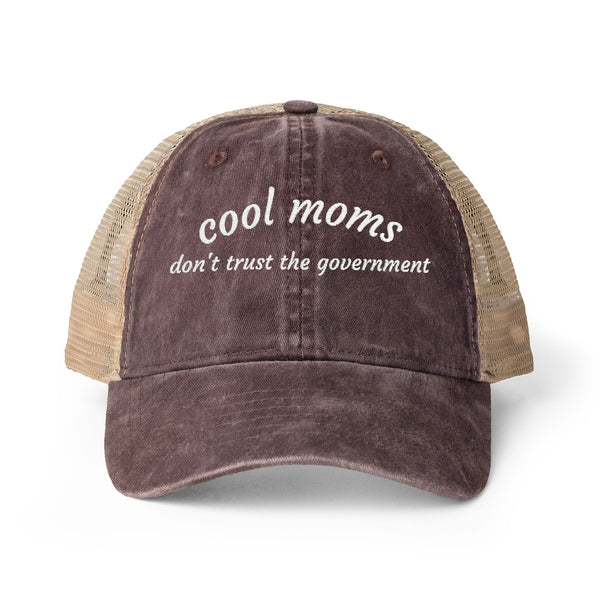 Cool Moms Don’t Trust The Government - Women's Washed Mesh-Back Cap