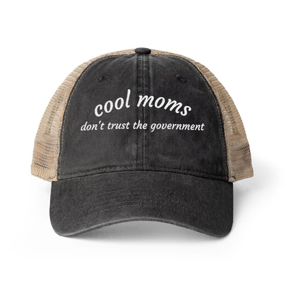 Cool Moms Don’t Trust The Government - Women's Washed Mesh-Back Cap