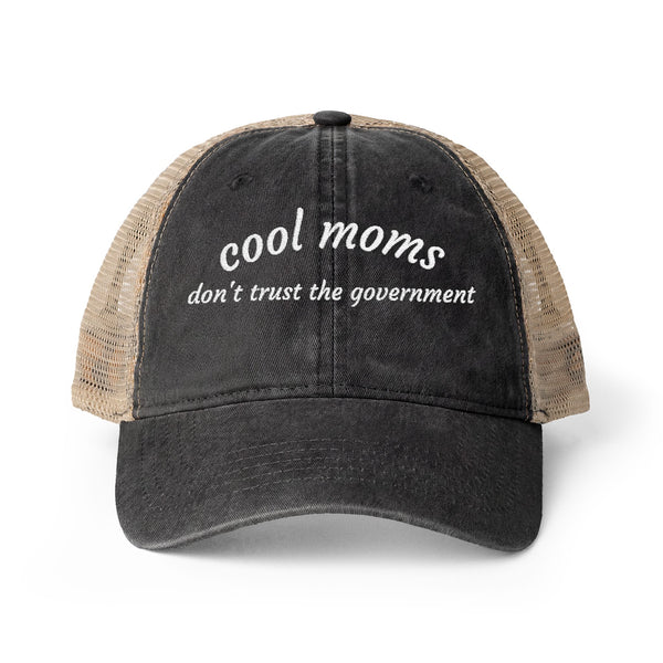 Cool Moms Don’t Trust The Government - Women's Washed Mesh-Back Cap