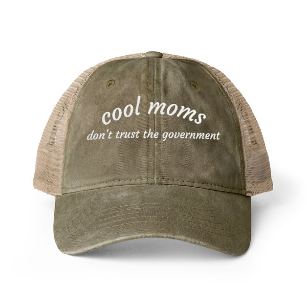 Cool Moms Don’t Trust The Government - Women's Washed Mesh-Back Cap