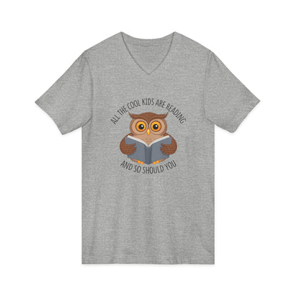 All The Cool Kids Are Reading V-Neck T-Shirt | Cute Owl Book Lover Graphic Tee