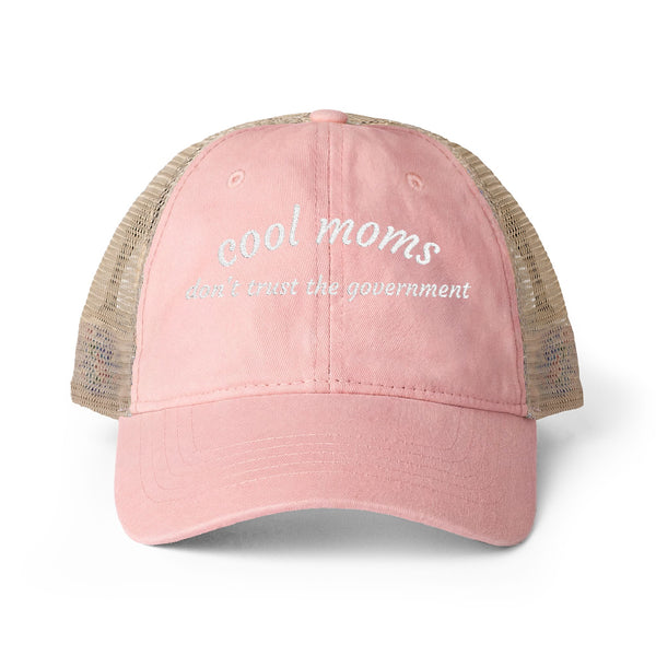 Cool Moms Don’t Trust The Government - Women's Washed Mesh-Back Cap